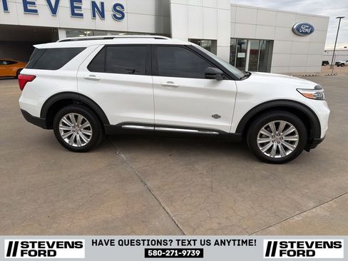 Used 2022 Ford Explorer King Ranch w/ Premium Technology Package image 3