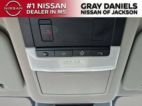 Used 2025 Nissan Rogue SV FWD image 21
