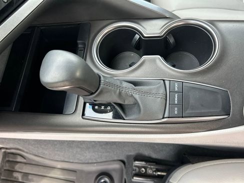 Certified 2023 Toyota Camry SE image 25