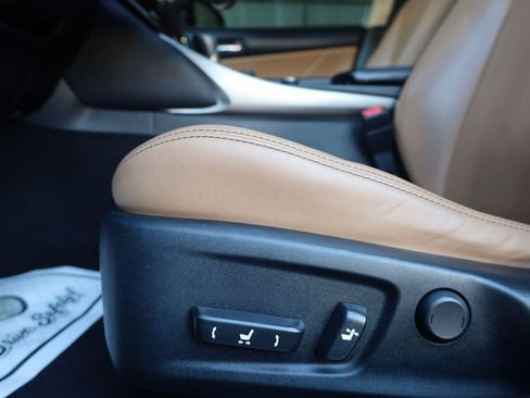 Used 2015 Lexus IS 250 w/ Premium Package RWD image 18