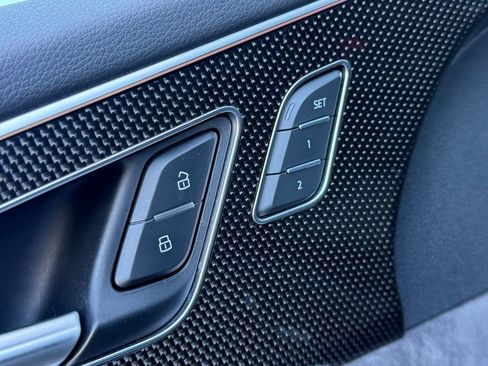 Used 2022 Audi SQ8 Prestige w/ Prestige Package image 76