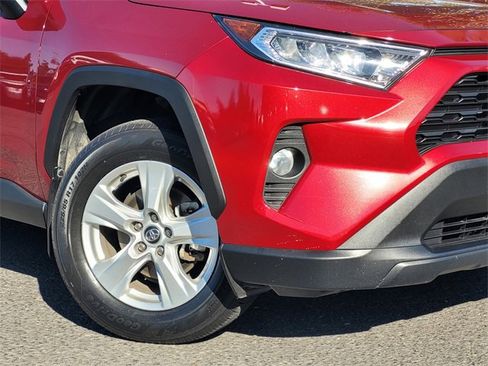 Used 2020 Toyota RAV4 XLE image 4