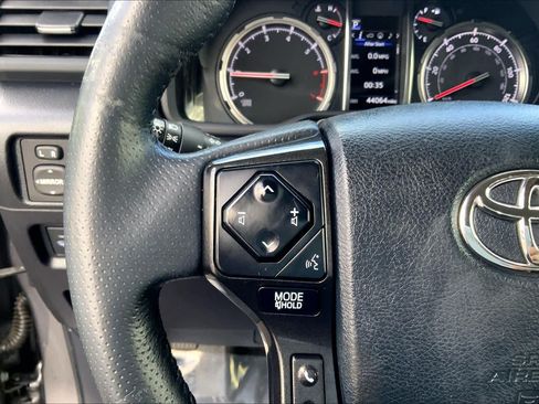 Used 2021 Toyota 4Runner TRD Off-Road Premium AWD/4WD image 43