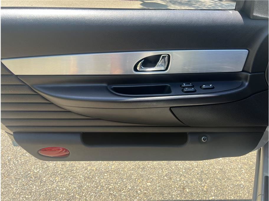 Used 2004 Ford Thunderbird RWD image 13