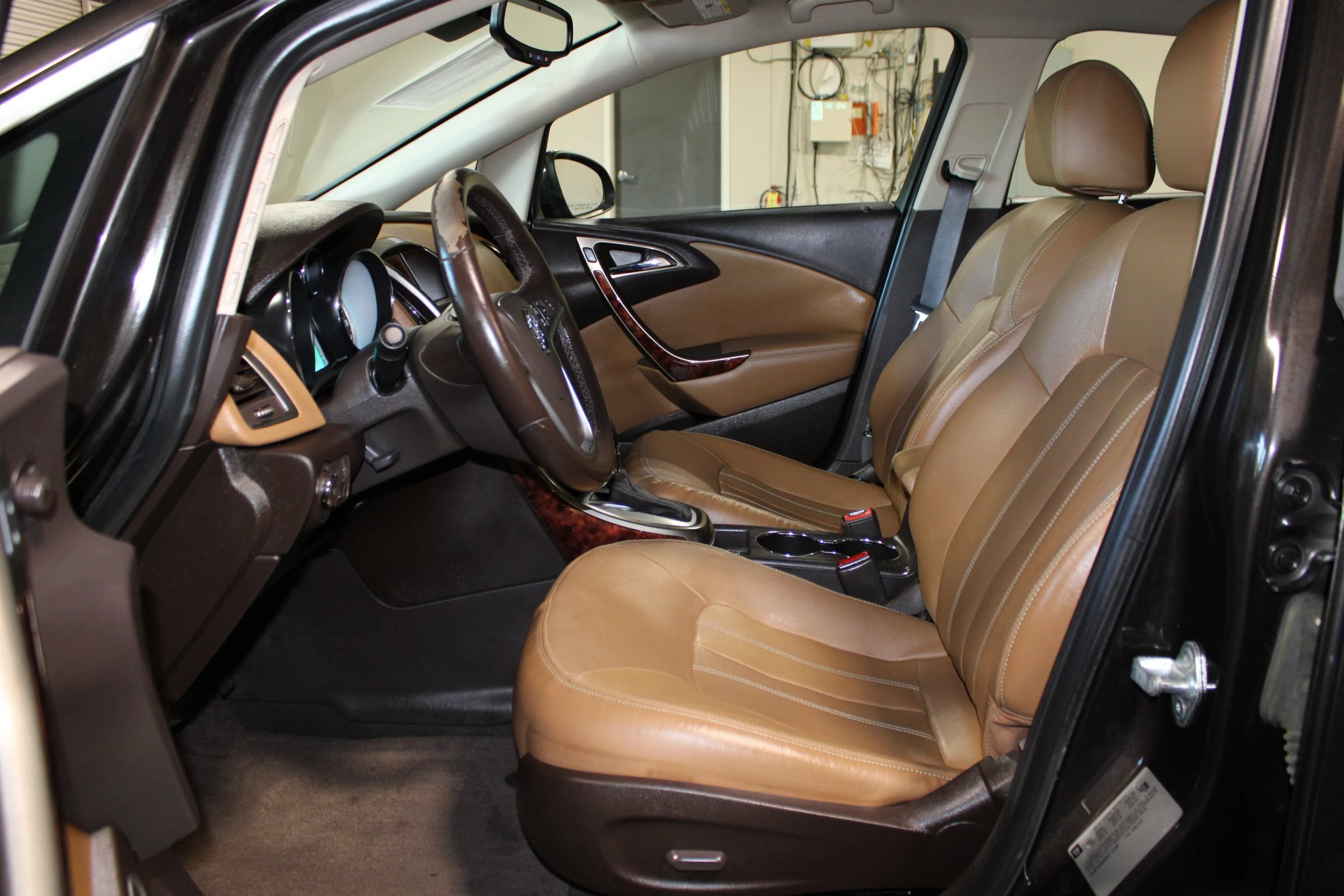 Used 2013 Buick Verano Leather FWD image 1