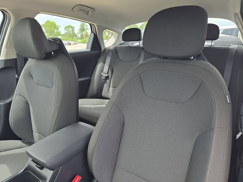 New 2026 Kia K4 FWD image 21
