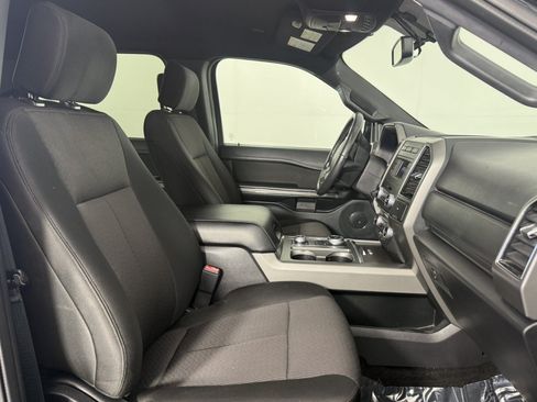 Used 2018 Ford Expedition XLT AWD/4WD image 10