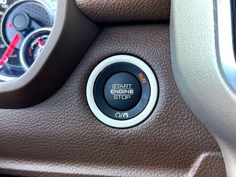 Used 2022 RAM 1500 Laramie AWD/4WD image 19