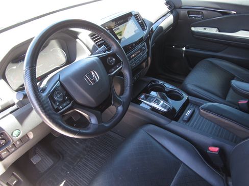 Used 2020 Honda Passport Touring image 17