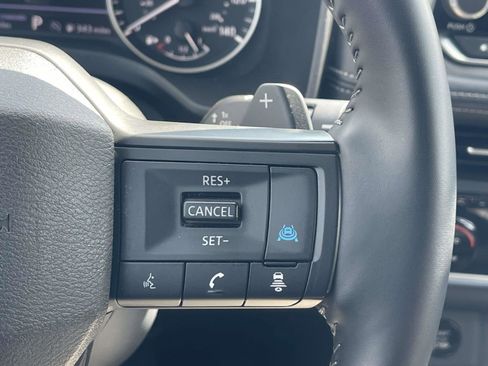 Used 2025 Nissan Rogue SV FWD image 21
