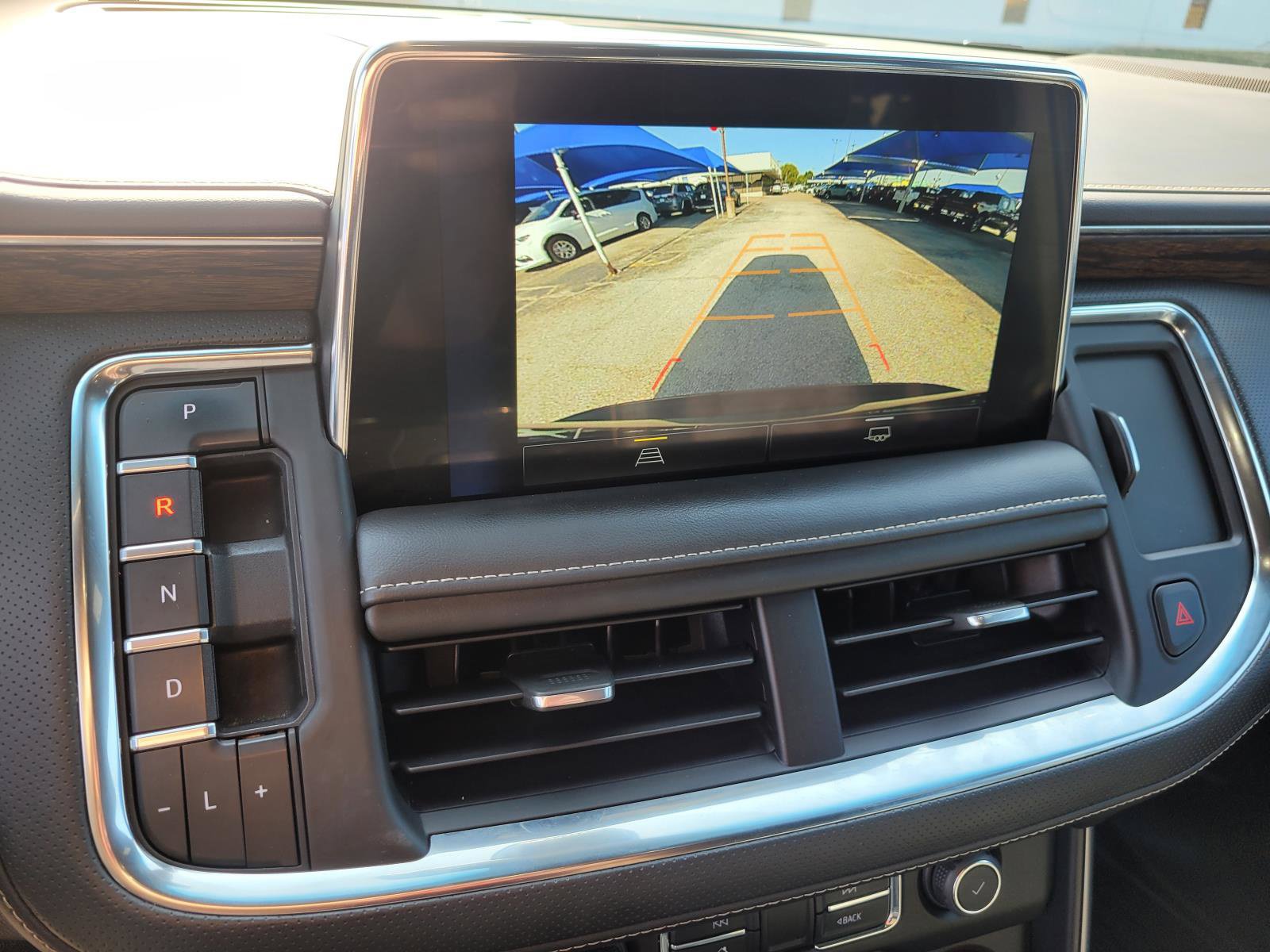 Used 2022 Chevrolet Suburban Premier AWD/4WD image 27