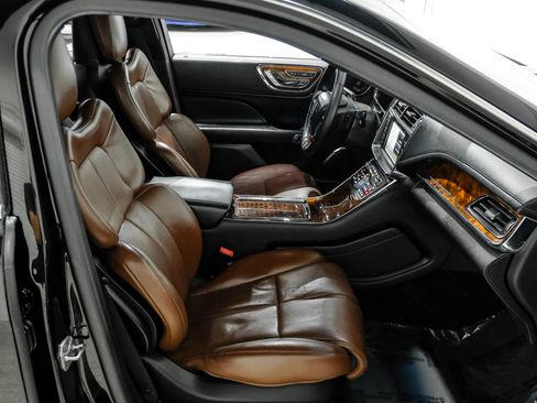 Used 2018 Lincoln Continental Reserve FWD image 37