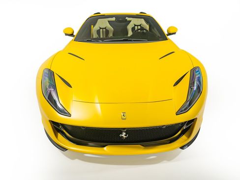 Used 2022 Ferrari 812 GTS RWD image 12