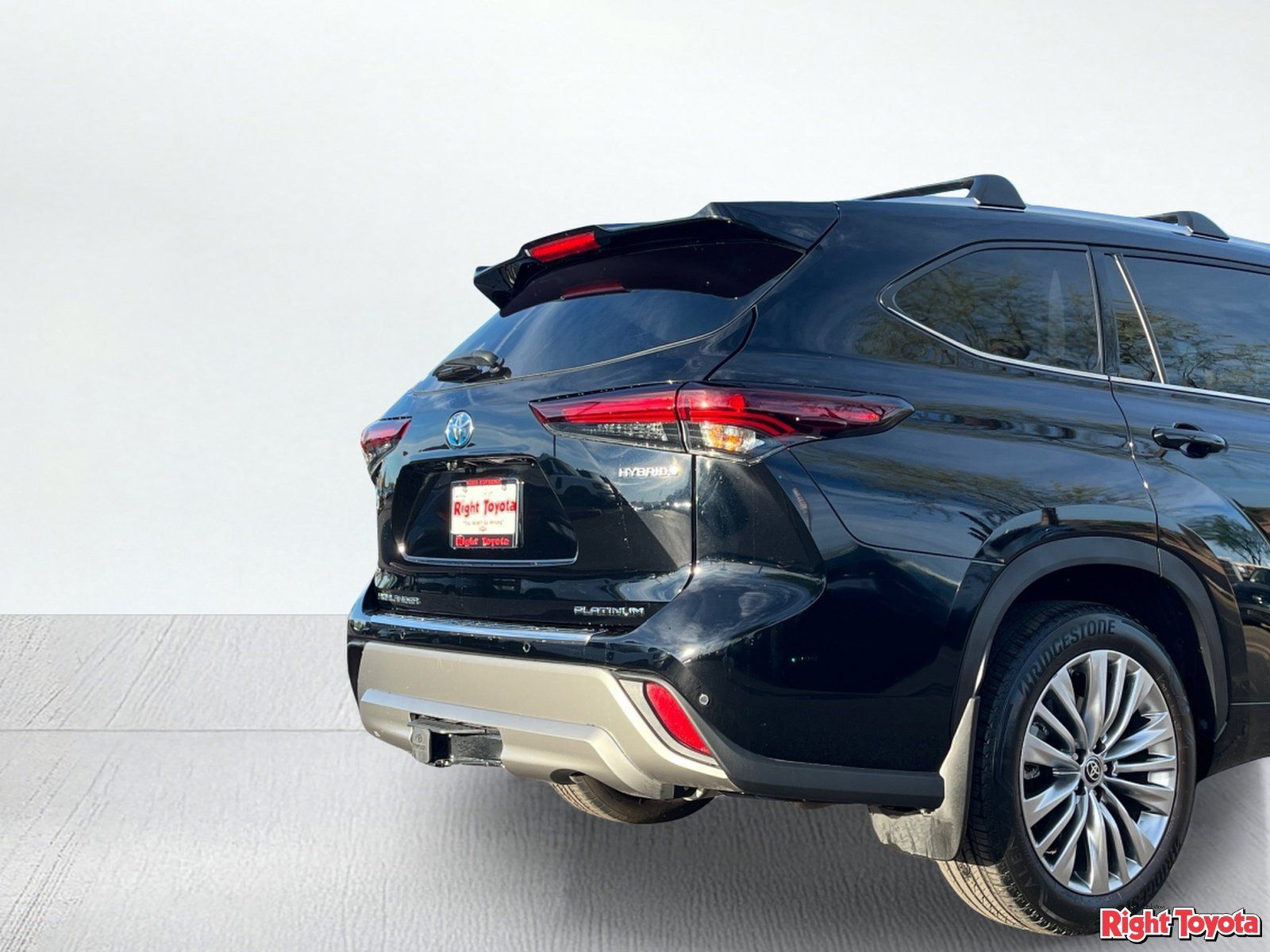 Used 2024 Toyota Highlander Platinum AWD/4WD image 11