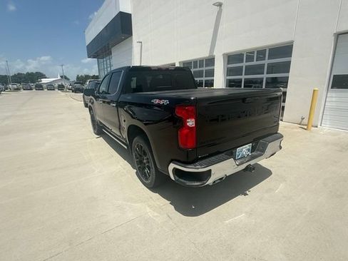 Used 2023 Chevrolet Silverado 1500 LTZ w/ LTZ Premium Package AWD/4WD image 5