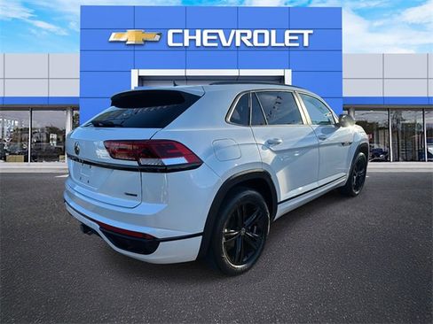 Used 2023 Volkswagen Atlas Cross Sport SEL R-Line image 4