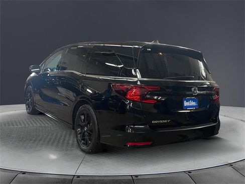 Certified 2024 Honda Odyssey Sport image 3