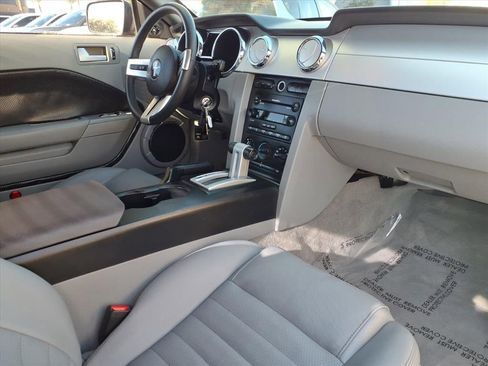 Used 2006 Ford Mustang GT image 10