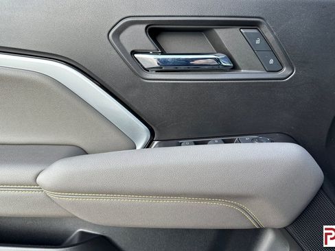 Certified 2024 Chevrolet Colorado ZR2 w/ Technology Package image 12