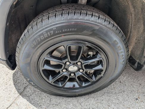 Used 2020 Jeep Grand Cherokee Laredo RWD image 26