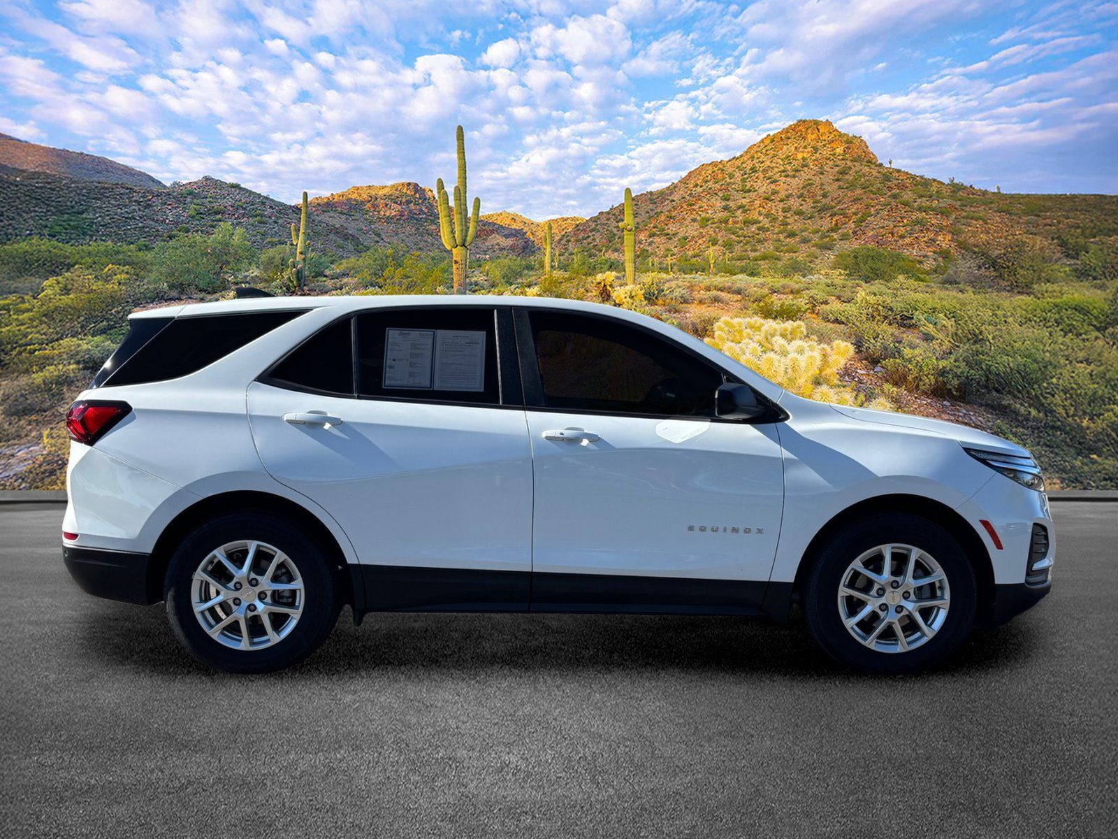Used 2024 Chevrolet Equinox LS w/ Driver Confidence II Package FWD image 3