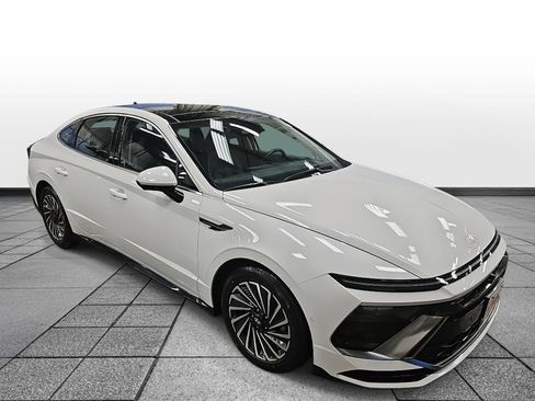 Used 2024 Hyundai Sonata Limited image 3