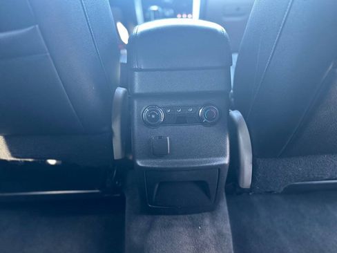 Used 2014 Ford Explorer XLT w/ Equipment Group 201A AWD/4WD image 23