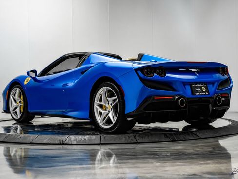 Used 2023 Ferrari F8 Tributo RWD image 13