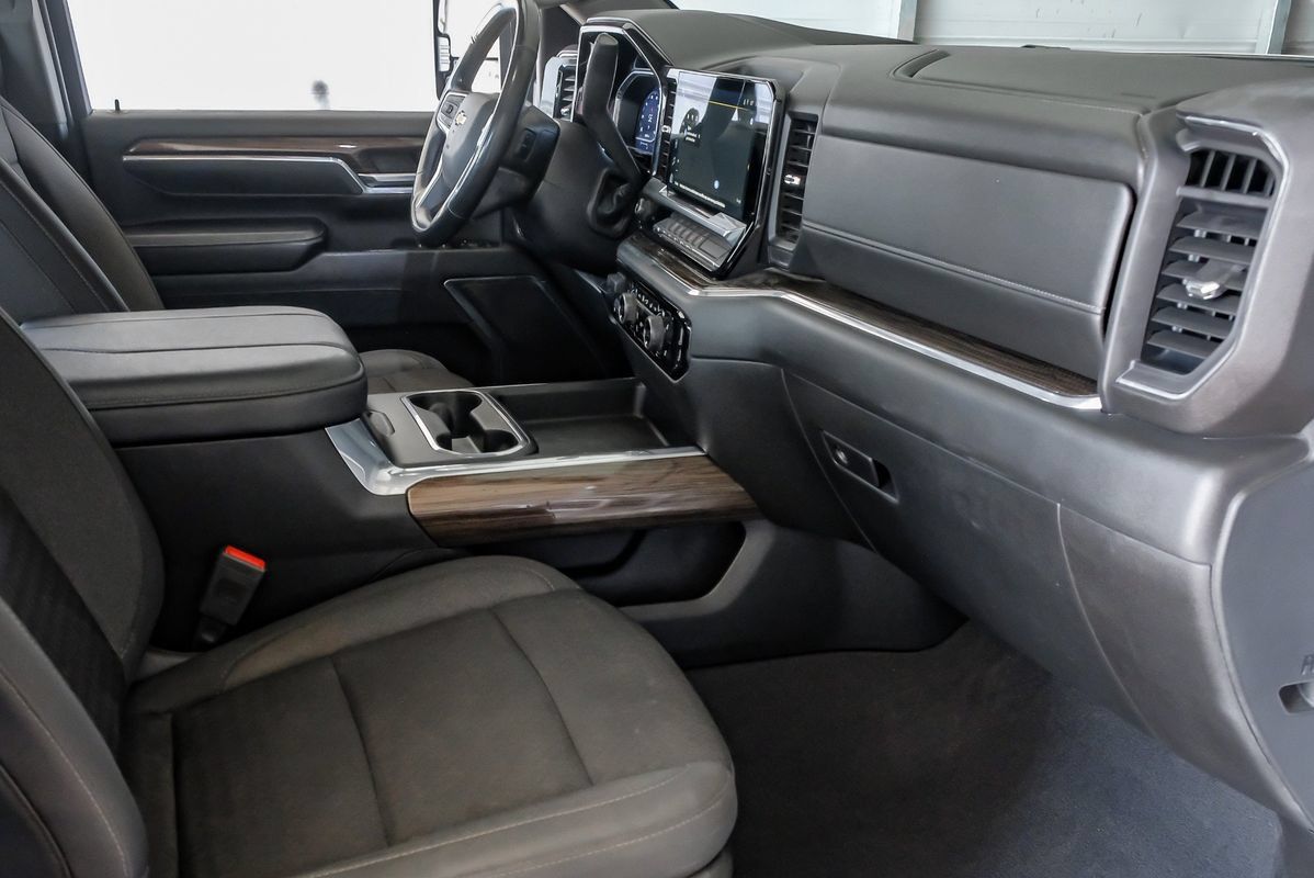 Used 2024 Chevrolet Silverado 3500 LT w/ Convenience Package AWD/4WD image 12