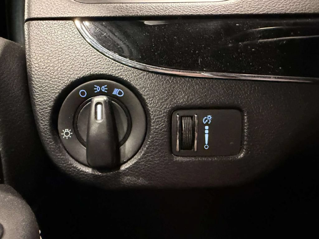 Used 2016 Dodge Grand Caravan SE FWD image 41