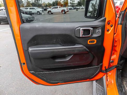 Used 2020 Jeep Wrangler Unlimited Sahara w/ Uconnect 4C Nav & Sound Group image 10