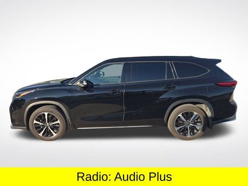 Used 2021 Toyota Highlander XSE AWD/4WD image 2