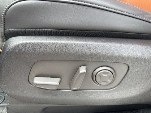 Used 2026 Kia Carnival SX FWD image 13