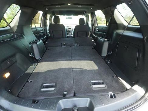 Used 2019 Ford Explorer XLT FWD image 29