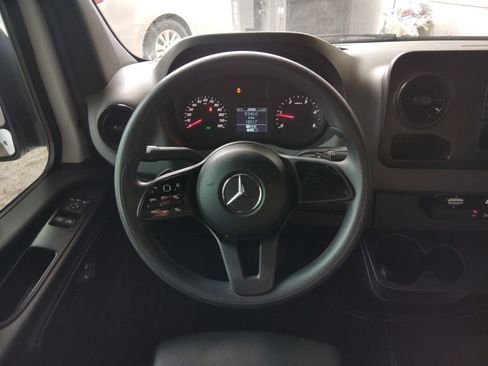 Used 2023 Mercedes-Benz Sprinter 2500 image 19