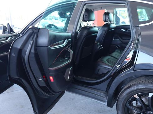 Used 2017 Maserati Levante w/ Luxury Package image 29