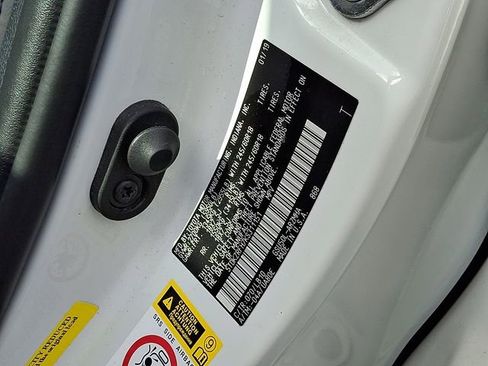 Used 2019 Toyota Highlander XLE image 30