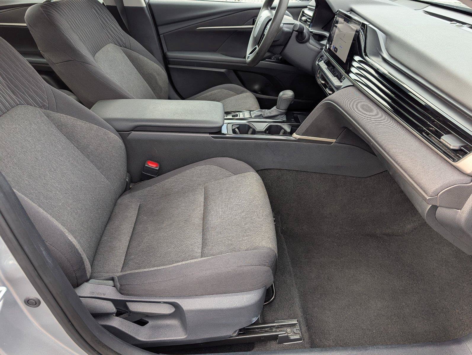 Used 2025 Toyota Camry LE FWD image 39