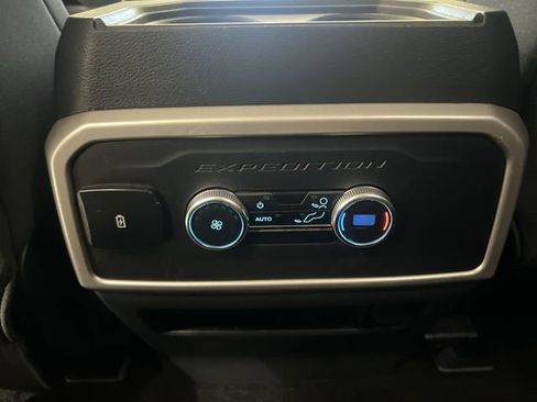 Used 2023 Ford Expedition XLT RWD image 20