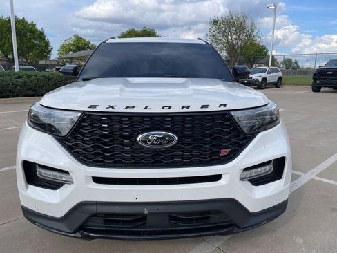 Used 2023 Ford Explorer ST w/ Equipment Group 401A image 2