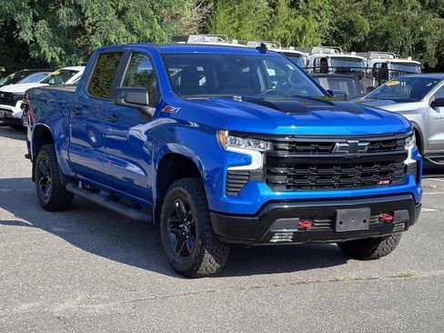 Used 2024 Chevrolet Silverado 1500 LT Trail Boss w/ Convenience Package II AWD/4WD image 5
