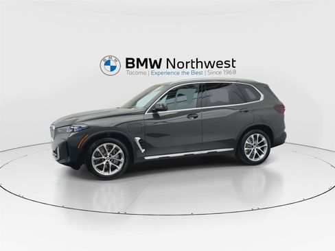 New 2026 BMW X5 xDrive50e w/ Climate Comfort Package image 10