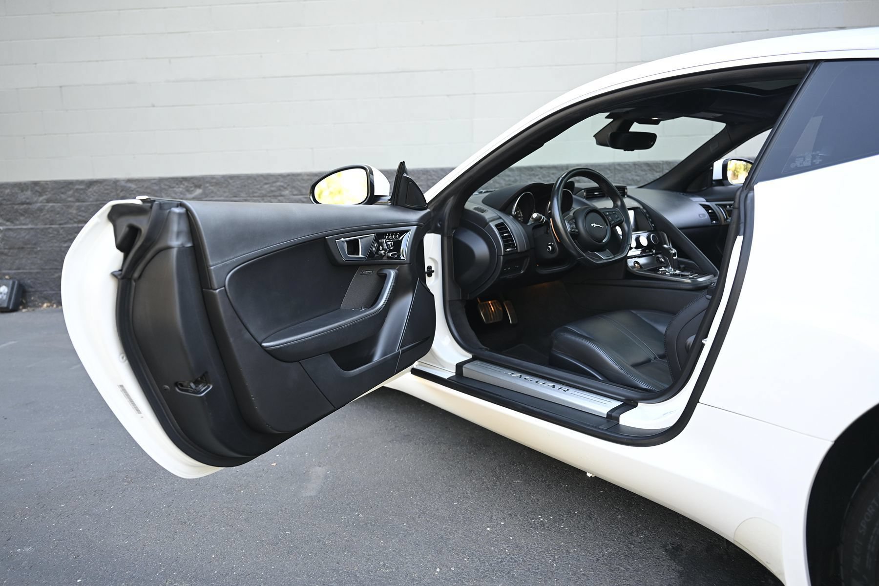 Used 2016 Jaguar F-TYPE S RWD image 16