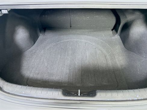 Used 2025 Hyundai Elantra SEL FWD image 28
