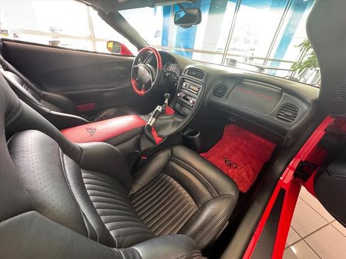 Used 2004 Chevrolet Corvette Convertible w/ Preferred Equipment Group RWD image 12