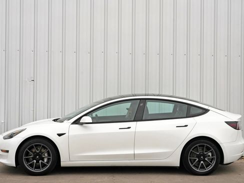 Used 2022 Tesla Model 3 image 48
