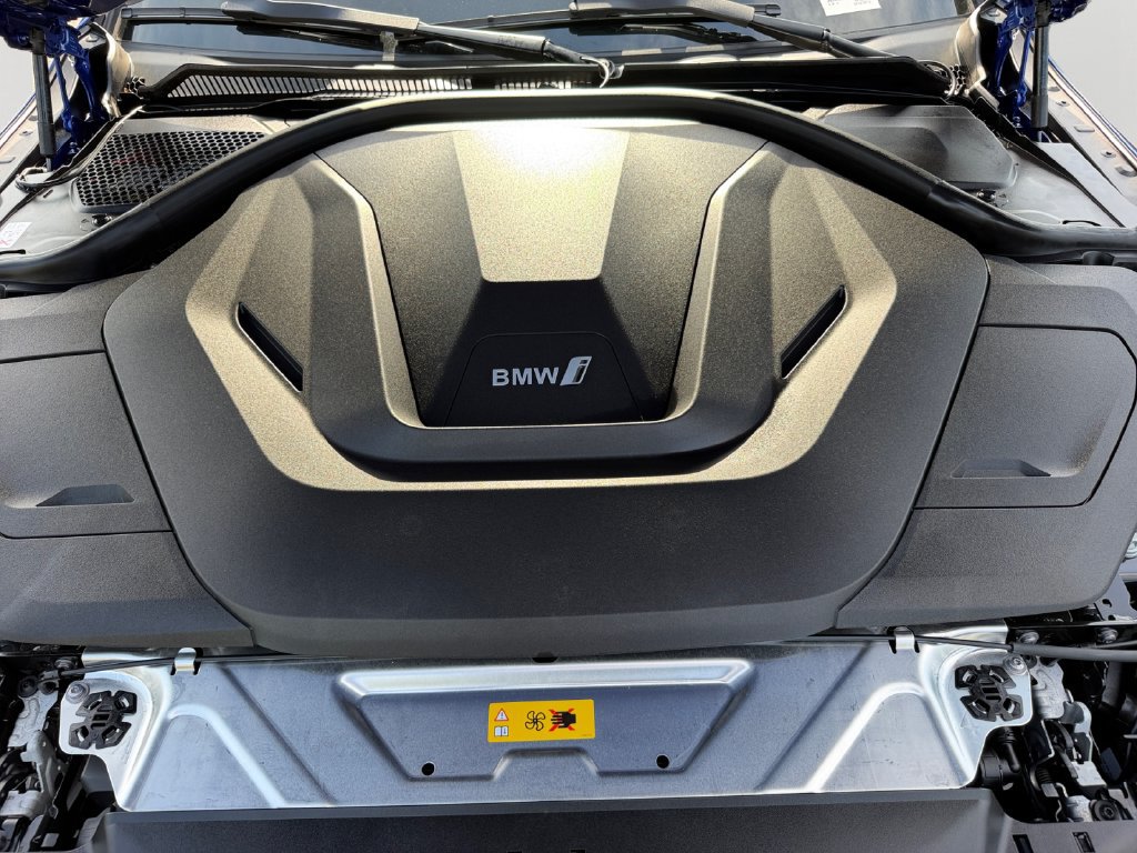 Used 2024 BMW i4 xDrive40i w/ M Sport Package AWD/4WD image 29
