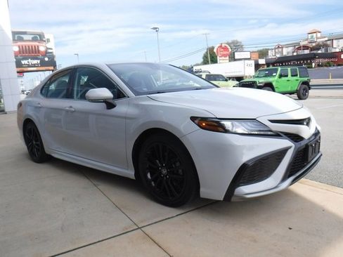 Used 2023 Toyota Camry XSE image 5