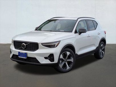 New 2026 Volvo XC40 B5 Plus w/ Protection Package Premier