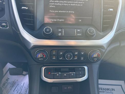 Used 2023 GMC Acadia SLE w/ Driver Convenience Package image 17